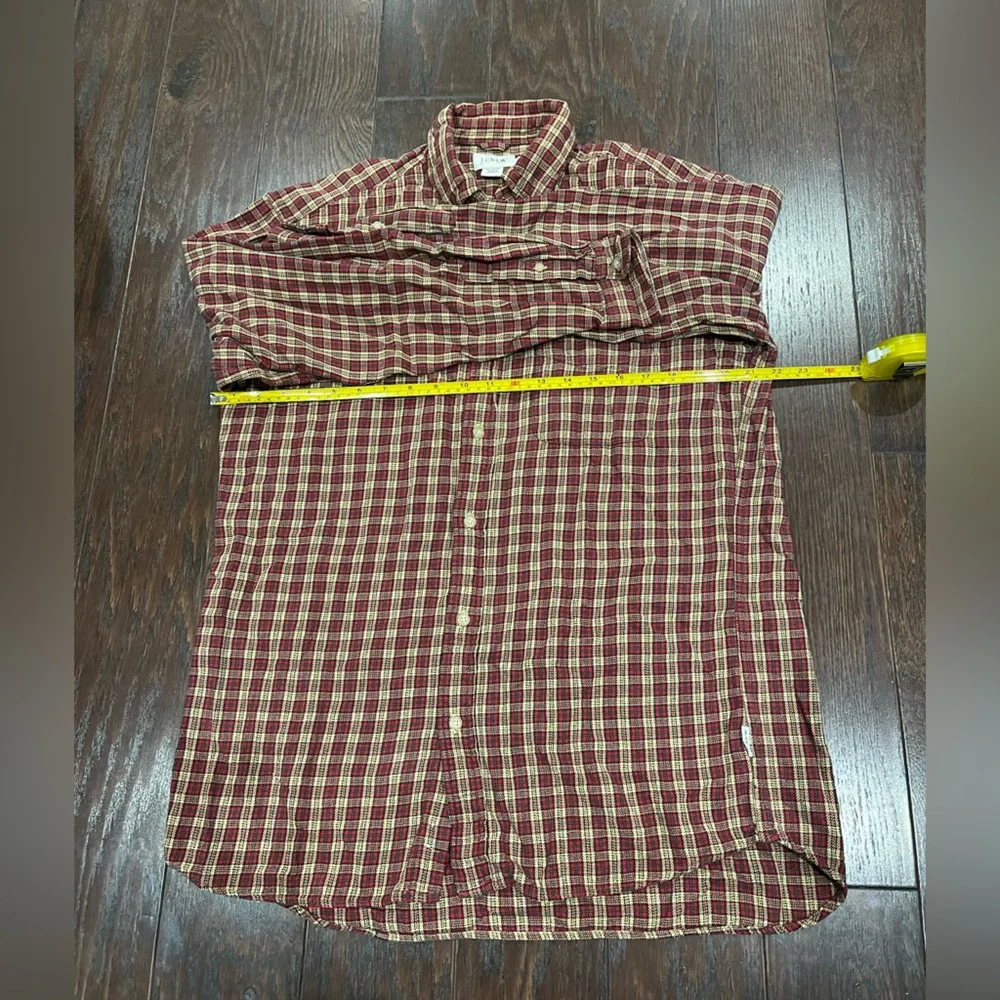 J CREW Men Red Flannel Button Up Shirt Size Small  Classic Long Sleeve Plaid